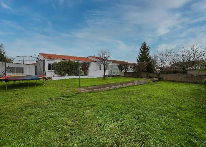 Le Saintonge #jardin#calme Châteaubernard